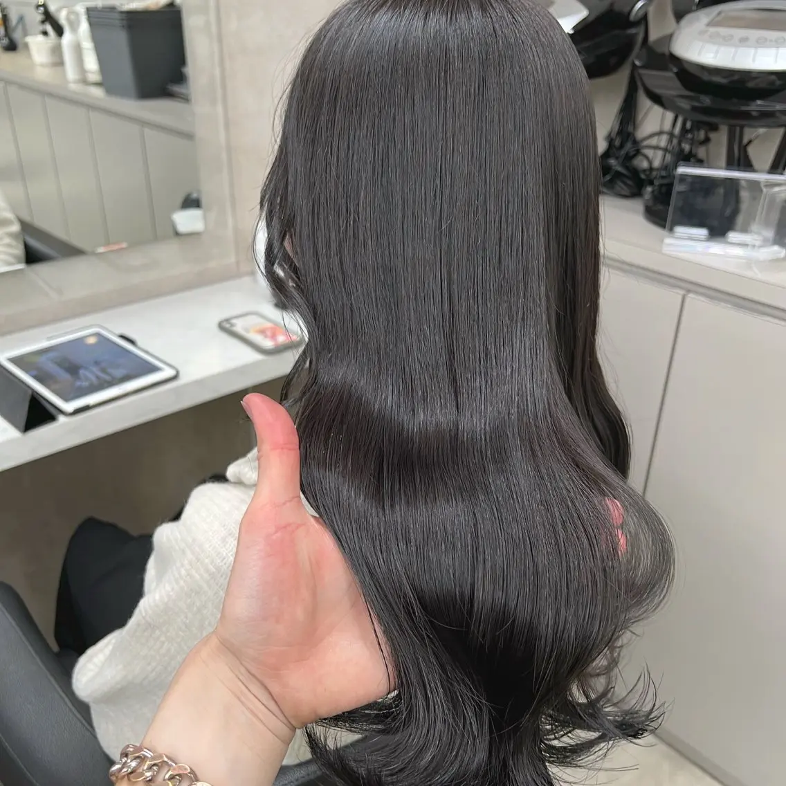 セミロング カラー ヘアカラー トリートメント ヘッドスパ ヘアセット 韓国風ベージュ🤎 赤みなし🌿横浜🤎のヘアスタイル