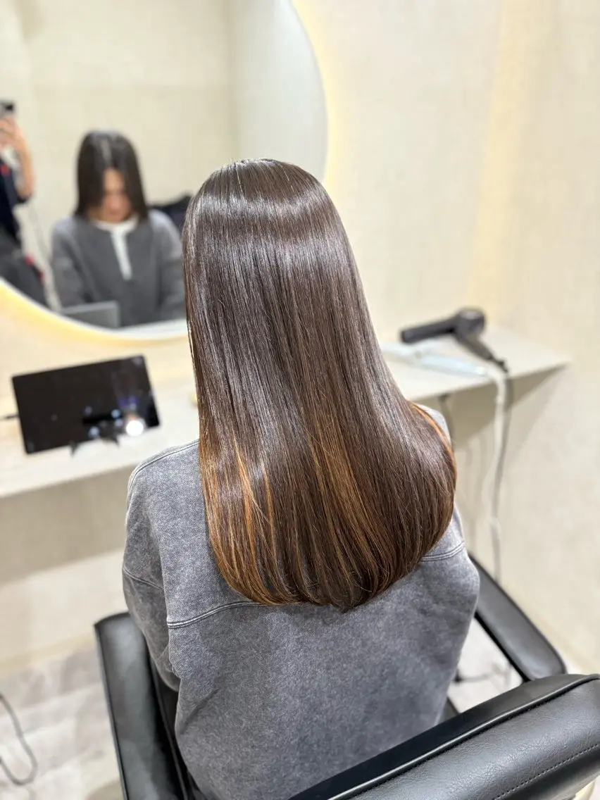 乾かすだけでツヤ髪に🫧カット+縮毛矯正+トリートメント付🩰の写真