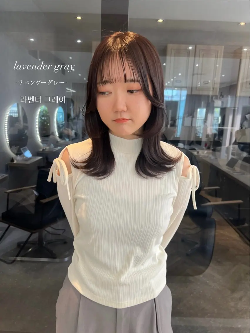 ミディアム カラー ミストバング ベージュカラー ブリーチ フェイスフレーミング グレージュ カット ヘアカラー トリートメント 韓国🇰🇷レイヤー 映える顔周り🩷のヘアスタイル