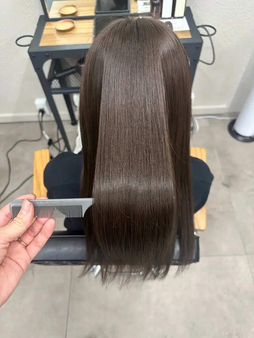 カラー 秦 海来のヘアスタイル