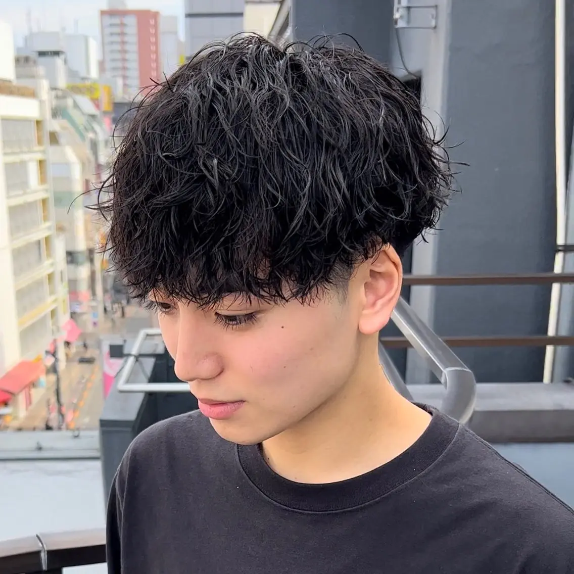 パーマ メンズ メンズパーマ ツイストスパイラルパーマ スパイラルパーマ 曲がる縮毛矯正 LIBER 　岩名のヘアスタイル