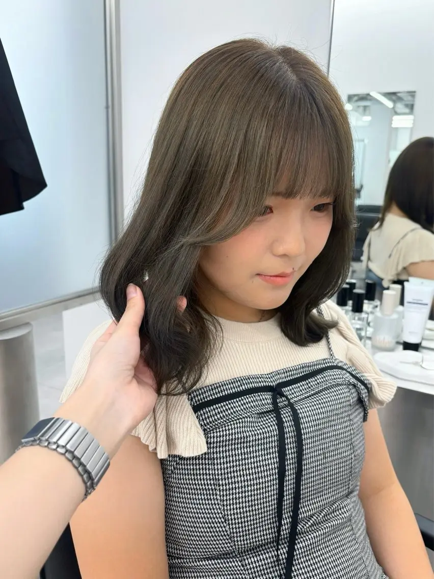 ミディアム カラー ブリーチ グレージュ ミント ブリーチなしカラー カット ヘアカラー トリートメント 𝗺𝗶𝗸𝘂♡ 似合わせ🎀のヘアスタイル