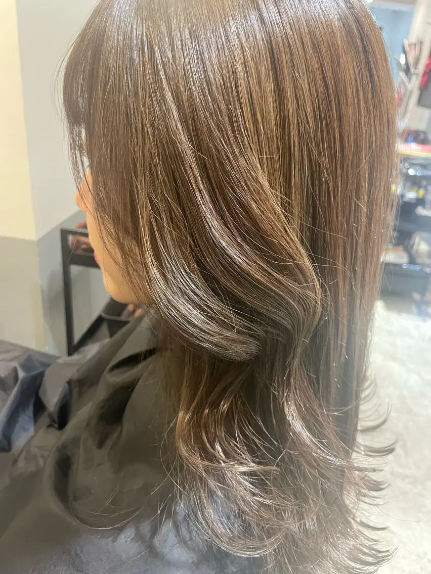 セミロング 田中 志織のヘアスタイル