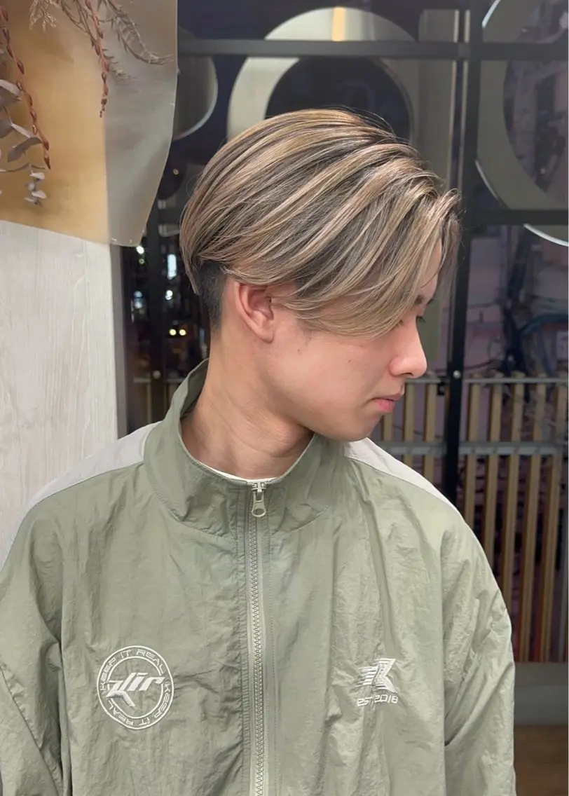 ショート メンズ メンズバレイヤージュ 外国人風カラー レイヤーカット カット ヘアカラー トリートメント 佃 優音のヘアスタイル