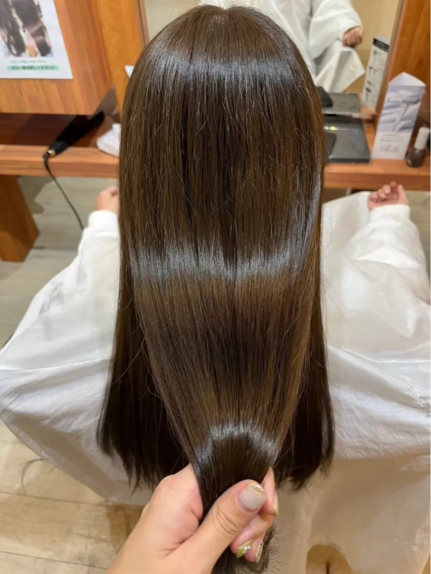 カラー 口丸 千尋のヘアスタイル