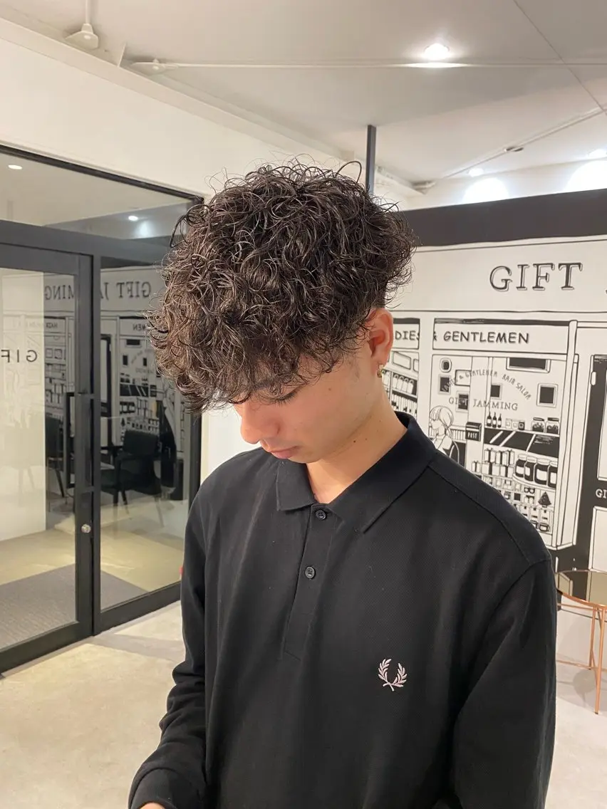 パーマ メンズ メンズパーマ プードルパーマ プードルパーマ メンズ特化🌀 山田玲亜のヘアスタイル