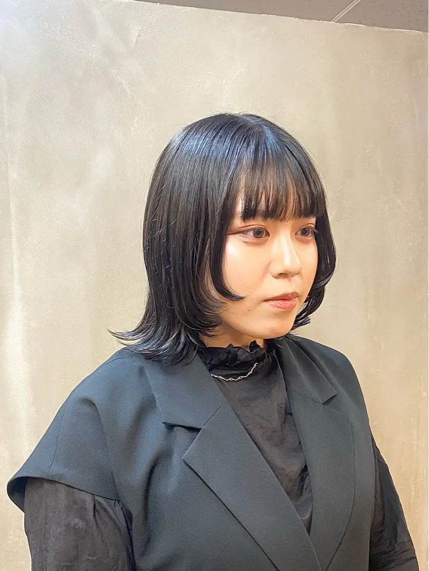 ミディアム カラー パーマ ヘアアレンジ 黒髪 グレーブラック ウルフカット カット ヘアカラー トリートメント ハル🌸柔色/ ブリーチなし/艶髪のヘアスタイル