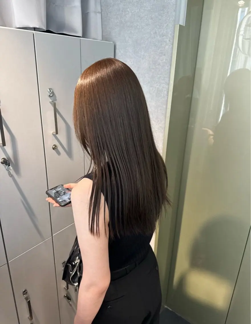 ロング カラー グレージュ オリーブグレージュ オリーブグレー ヘアカラー anon iconのヘアスタイル
