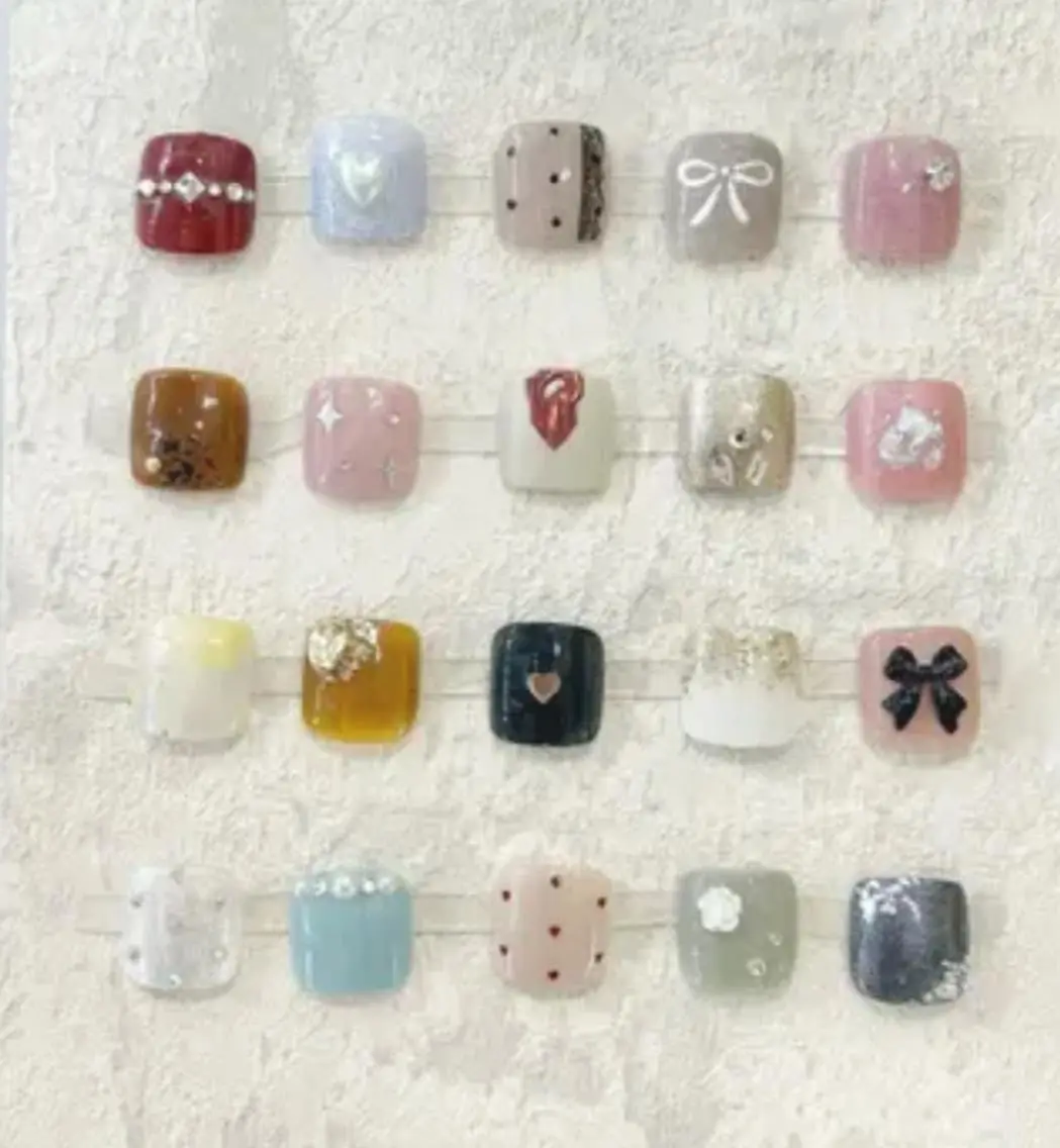 【FOOT】オフあり🍒親指2本アート（フットバス込み）の写真