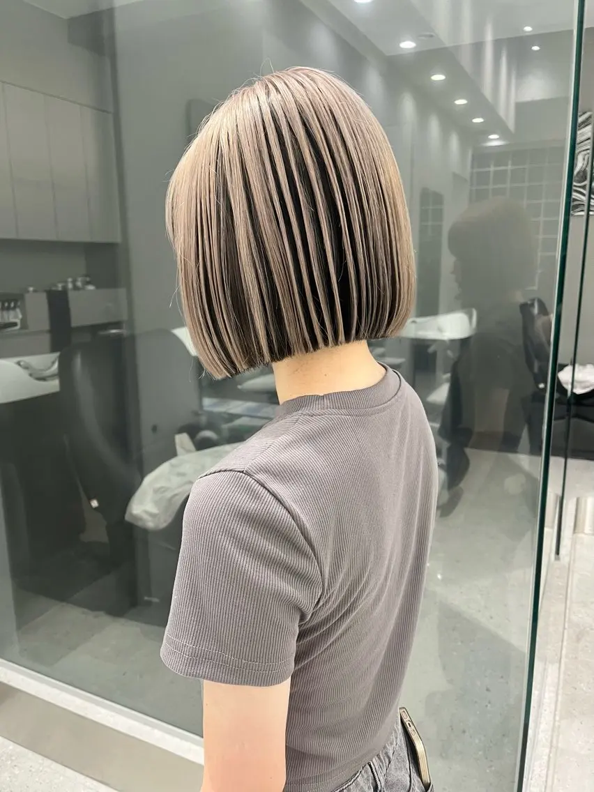 ミディアム カラー iLi 《イリ》のヘアスタイル