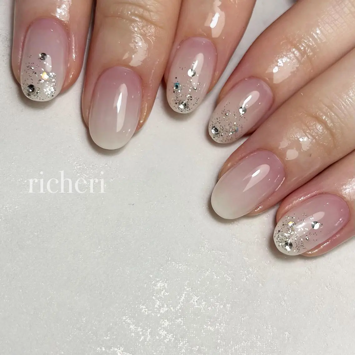 ミディアム ネイル ハンドネイル richeri beautyのエステ・リラクイメージ