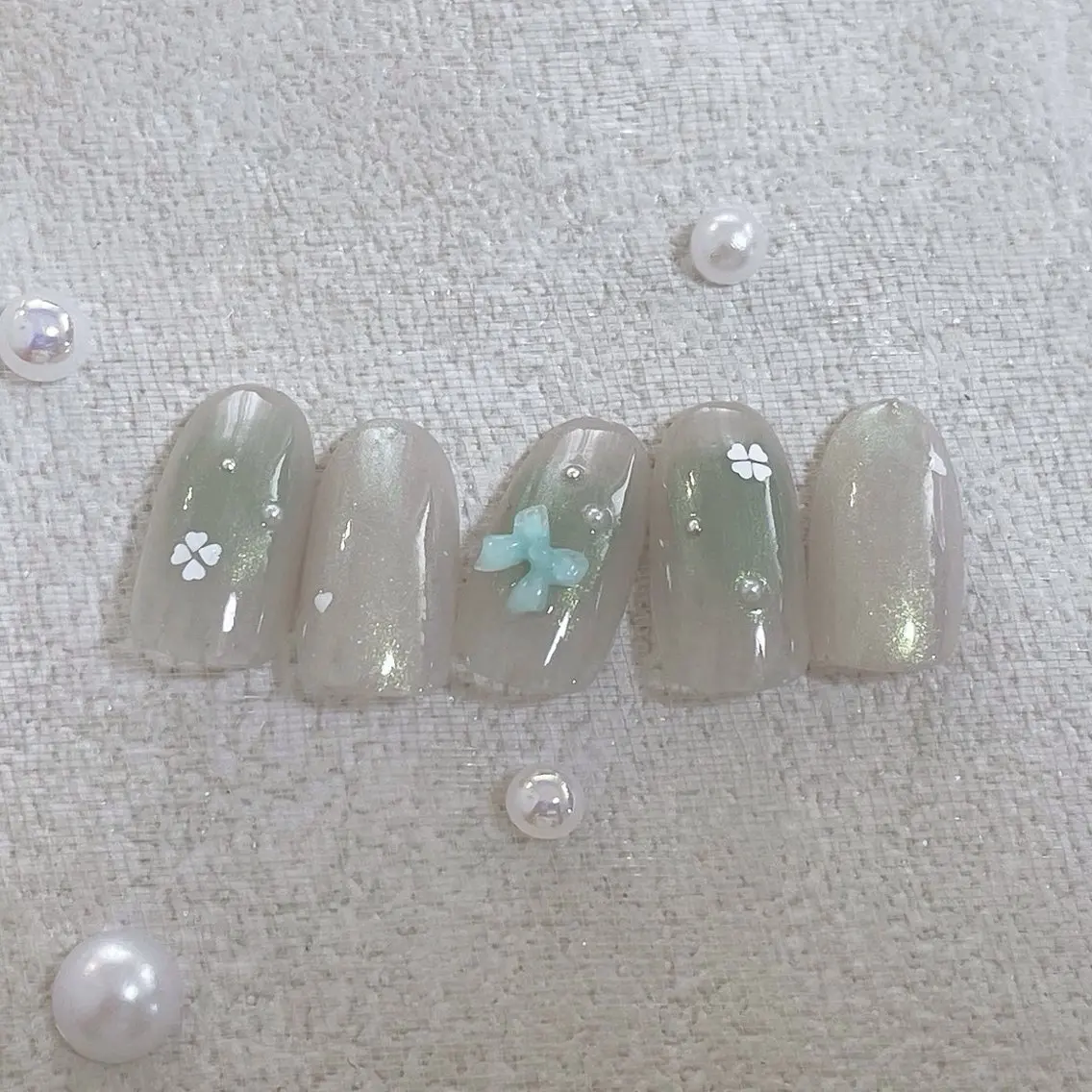 ネイル オーロラネイル フットネイル フレンチネイル ジェルネイル マグネットネイル ハンドネイル kiki nail &brow二子玉川のネイルデザイン