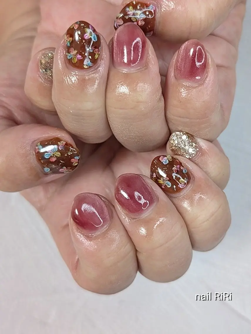 ネイル ハンドネイル フットネイル ハンドケア nail RiRi アトレナチュラのエステ・リラクイメージ