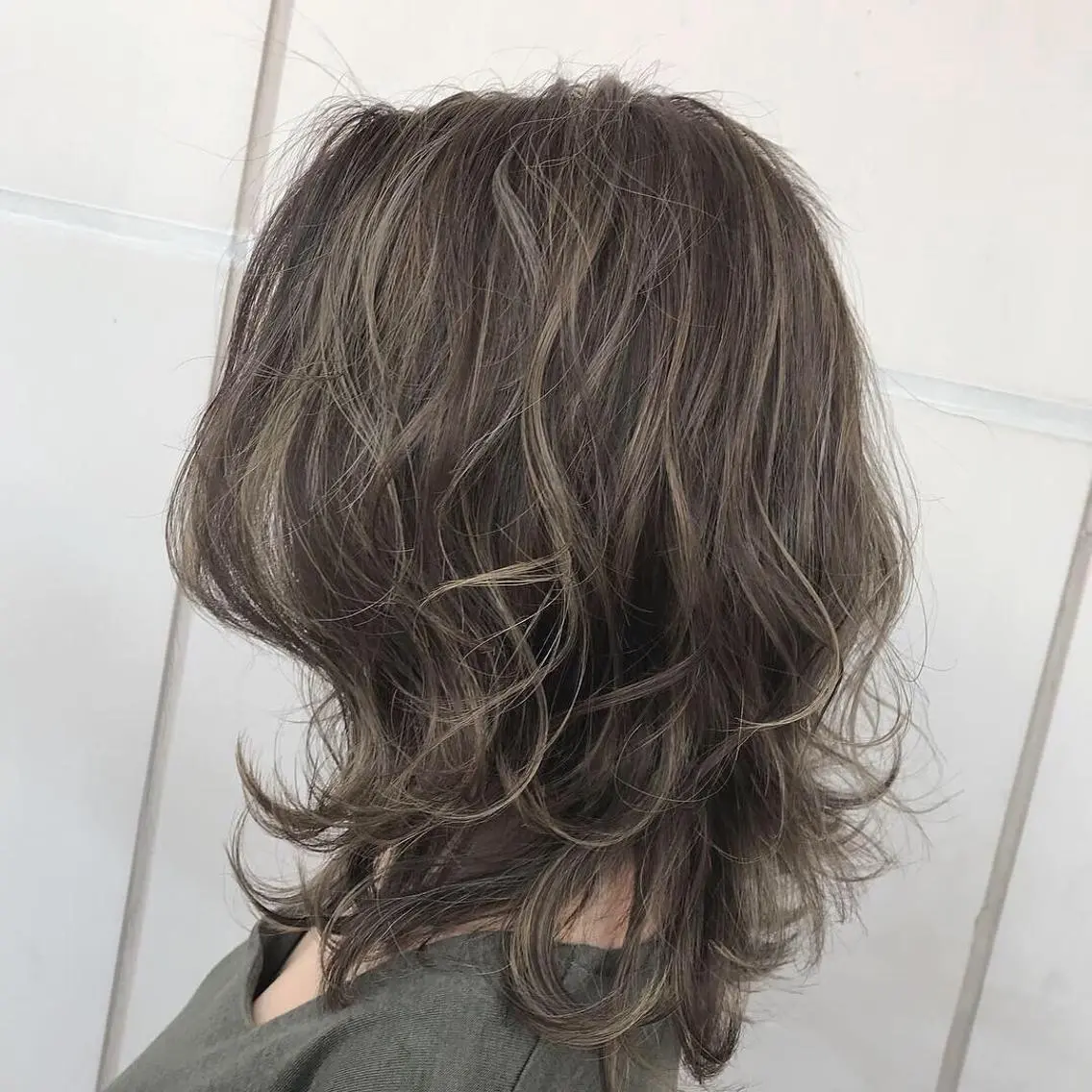 ミディアム カラー ヘアカラー 髪質改善will hairdesignのヘアスタイル
