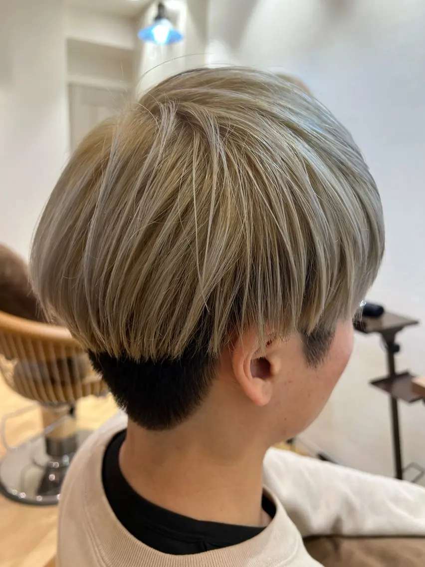 カラー メンズ メンズブリーチ メンズハイトーン ブリーチ ハイトーンカラー 城 梨音のヘアスタイル