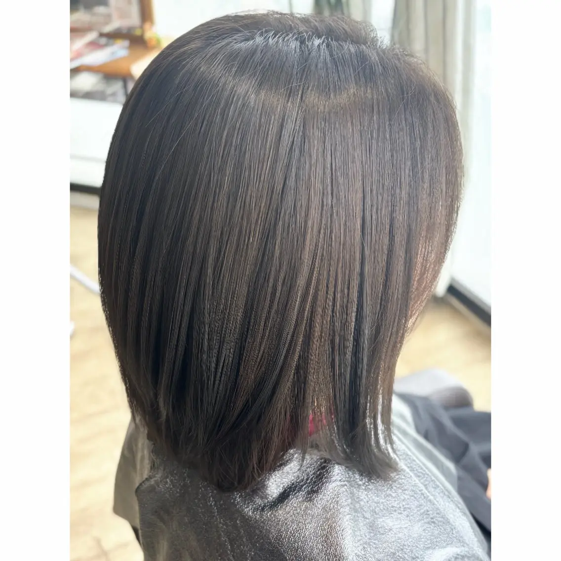 ショート アッシュ ボブ 伸ばしかけ はしもと あかりのヘアスタイル