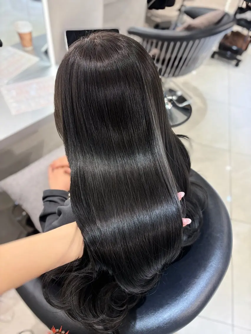 ロング カラー ダークグレー カット ヘアカラー トリートメント 韓国レイヤー×モテ髪 /MITSUKI🤍のヘアスタイル