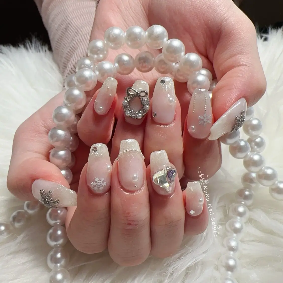 ネイル チークネイル フラッシュネイル ハート キラキラネイル 韓国ネイル ハンドネイル 💎CC・NaNa 韓国風ネイル🌙Cのネイルデザイン