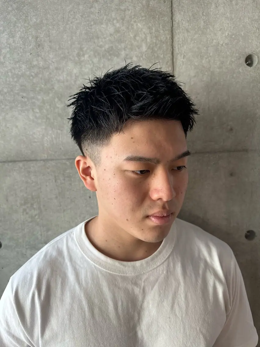 メンズ センターパート フェードカット メンズパーマ 波巻きパーマ 梅田中崎町メンズ 美容師ユースケのヘアスタイル