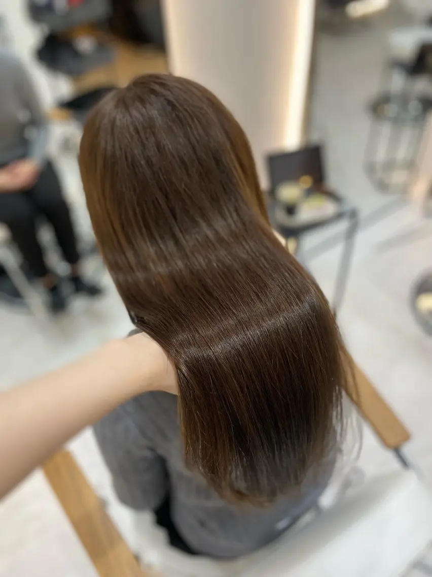 ロング カラー ベージュカラー オリーブベージュ 顔周りカット レイヤーカット カット ヘアカラー トリートメント 艶髪・透明感カラー・ 韓国ヘア・Yuriのヘアスタイル