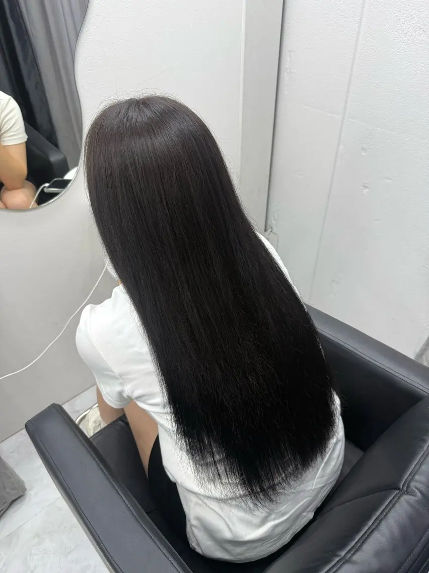 ロング ヘアカラー 𝓱𝓲𝓷𝓪. share天王寺🎀のヘアスタイル