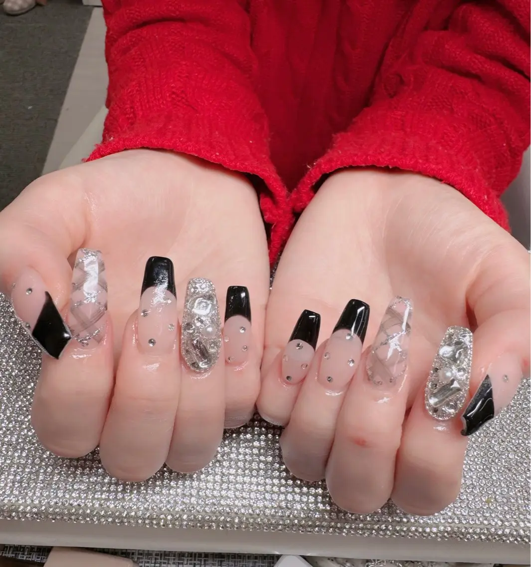 ネイル オーロラネイル フレンチネイル ジェルネイル ハロウィン キラキラネイル H.baby Nail Salonのネイルデザイン