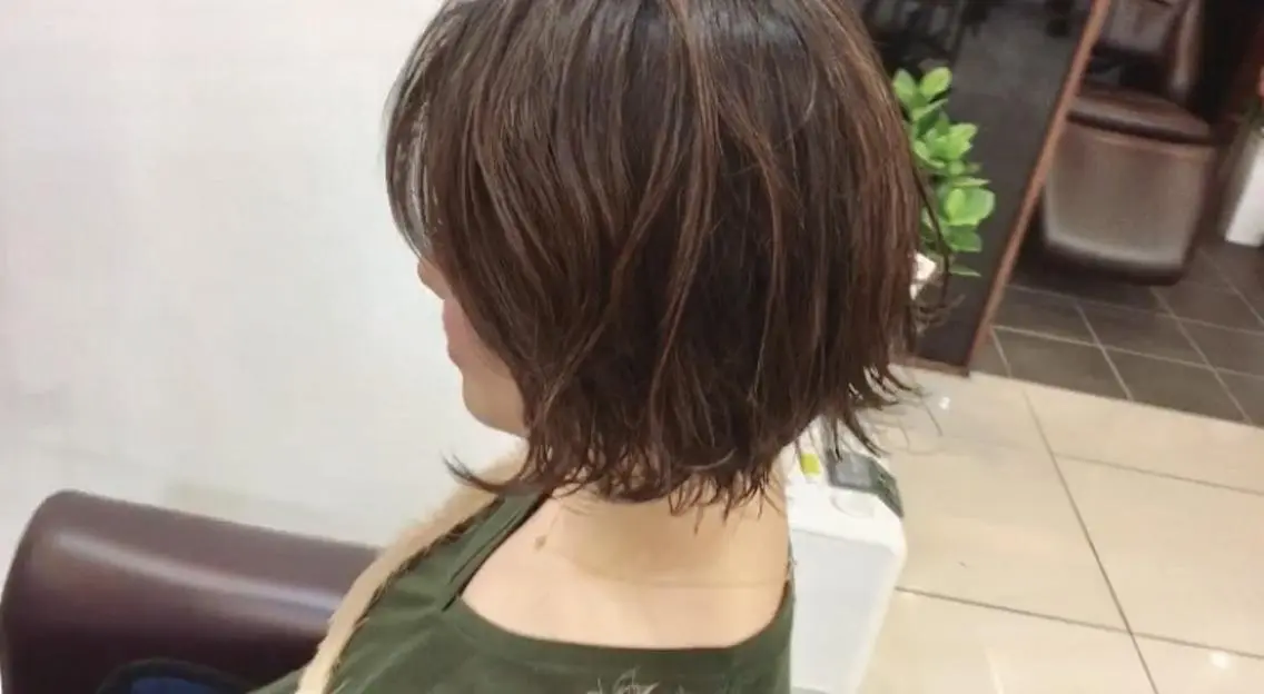 ショート パーマ ショートボブ ボブ ショートヘア 外ハネヘア カット パーマ 鈴木 翔梧のヘアスタイル