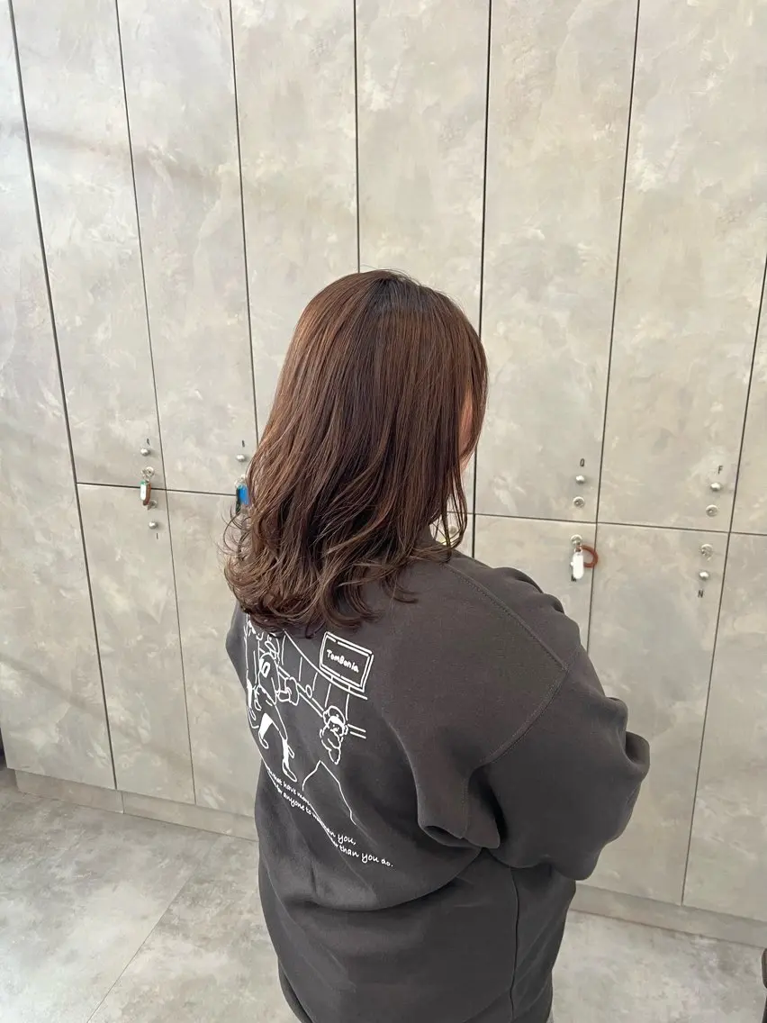 ミディアム カラー 透明感カラー グレージュ レイヤーカット カット ヘアカラー トリートメント ✨NOMAD印西✨ 黒川勇輝のヘアスタイル