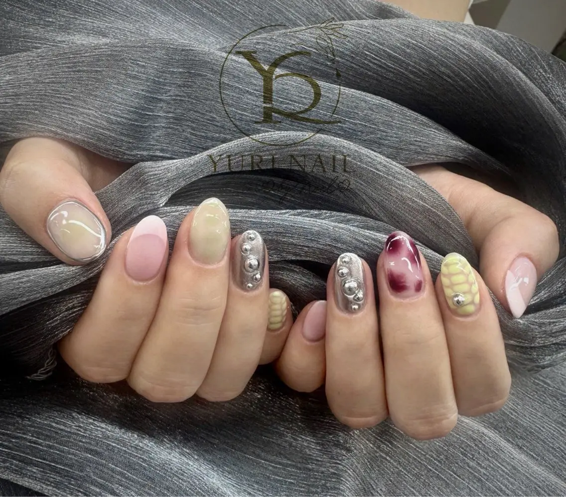 ネイル オーロラネイル ブルー チークネイル フットネイル フレンチネイル ハンドネイル フットネイル ハンドケア YURI Nail Funabashiのネイルデザイン