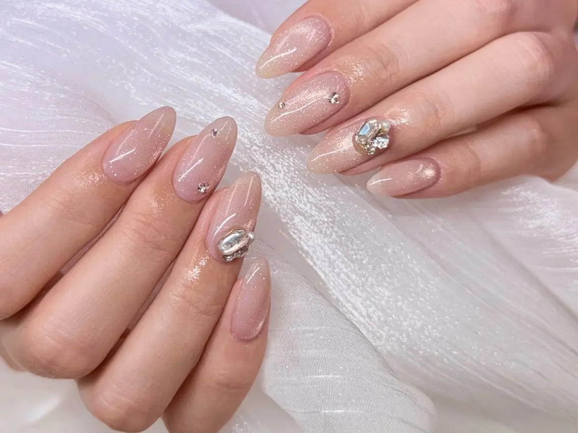 ネイル ストーンネイル ハンドネイル Nailsalon Sis Linkのネイルデザイン