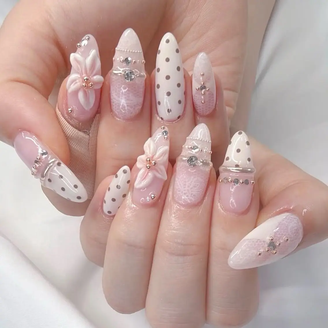 ネイル ガーリー ハート 韓国ネイル ニュアンスネイル リボン ハンドネイル Sora nail 長さ出し専門店のネイルデザイン
