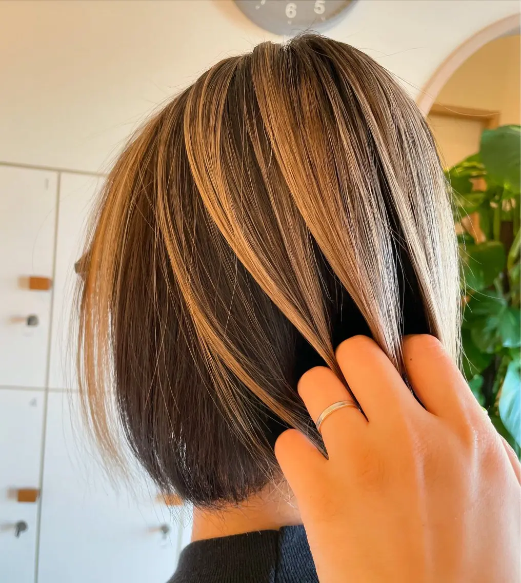 ショート カラー バレイヤージュ レイヤーカット ブリーチ👩‍🦳/ ‪✂︎MANAMIのヘアスタイル
