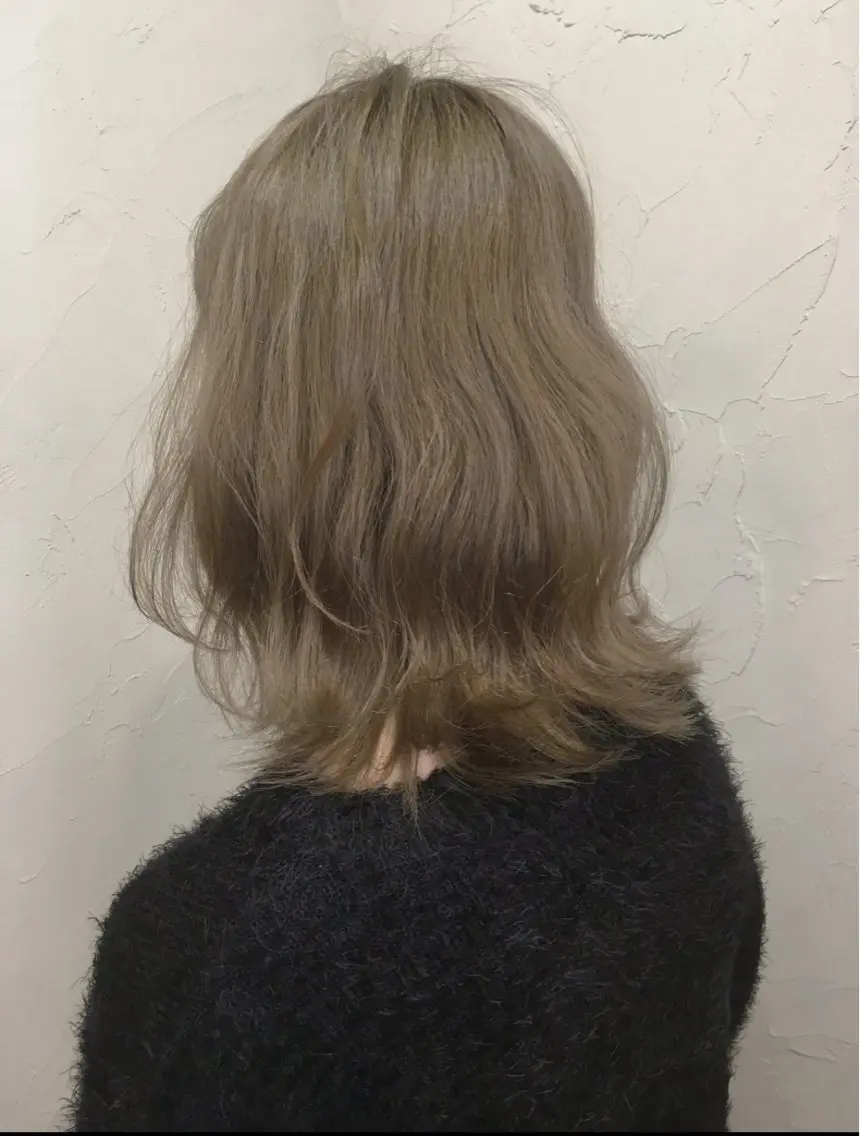 ミディアム カラー 高柳 麻美のヘアスタイル