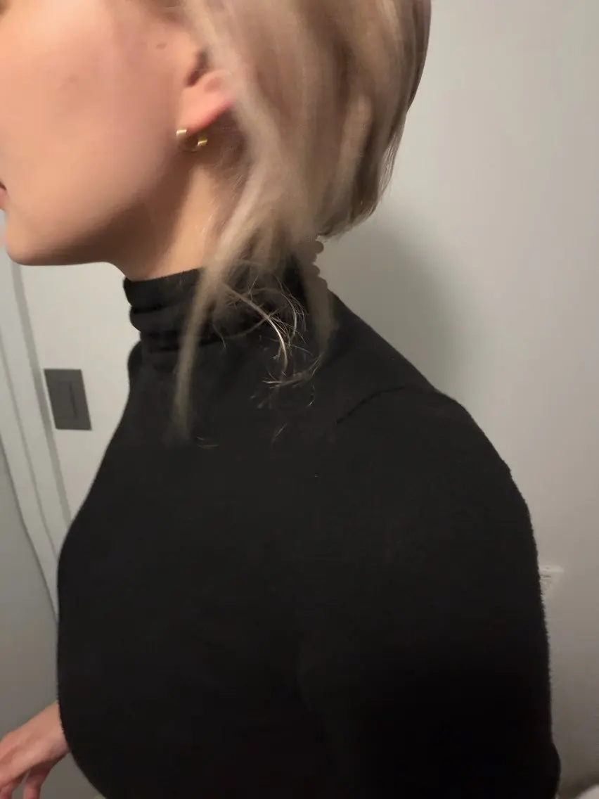 ミディアム 中野 こころのヘアスタイル