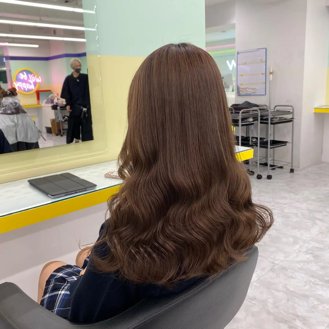 セミロング カラー ヘアアレンジ ヘアカラー トリートメント mai🍑暖色カラー /レイヤー💖のヘアスタイル