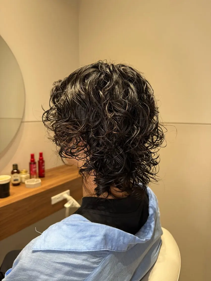 ミディアム パーマ ミディアムパーマ ウルフカット カット パーマ オタク特化美容師💟 チバコナツのヘアスタイル