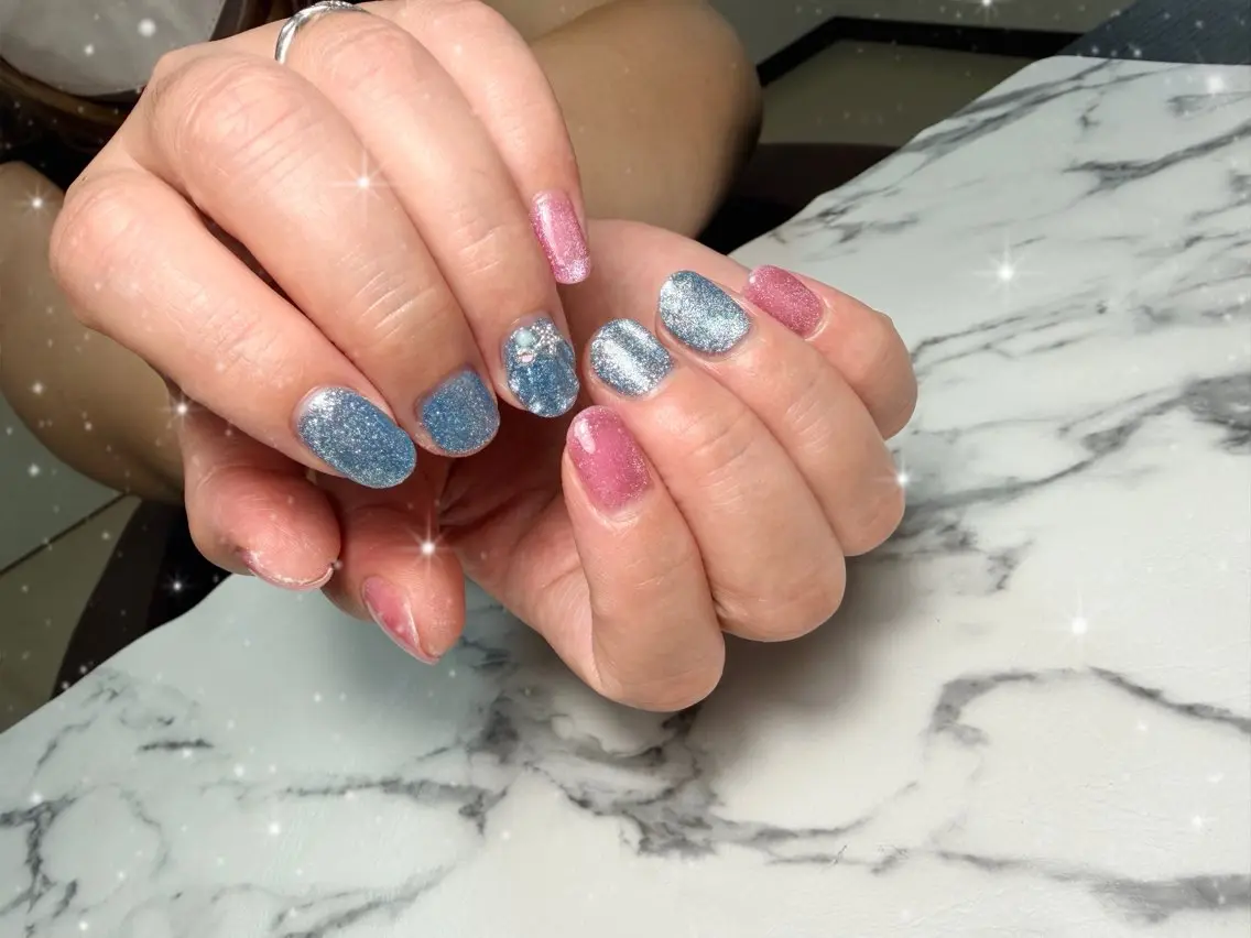 ネイル アートネイル キラキラネイル moon nailのネイルデザイン