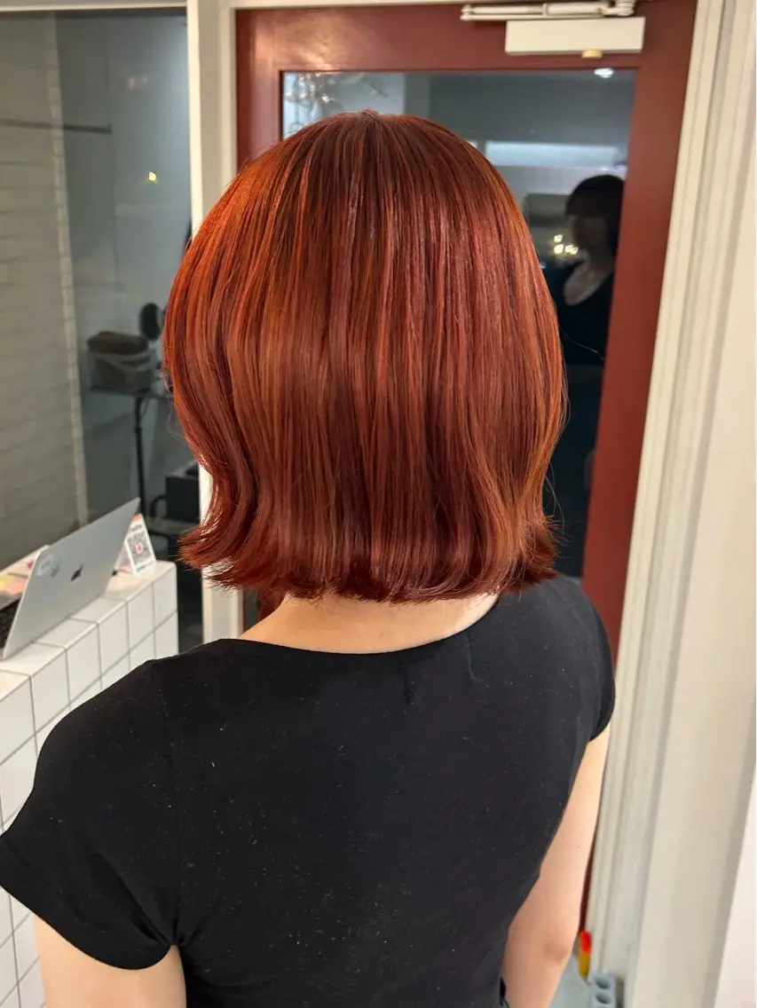 ショート カラー 切りっぱなしボブ オレンジ オレンジレッド レッドカラー ボブ cipre 萌乃のヘアスタイル