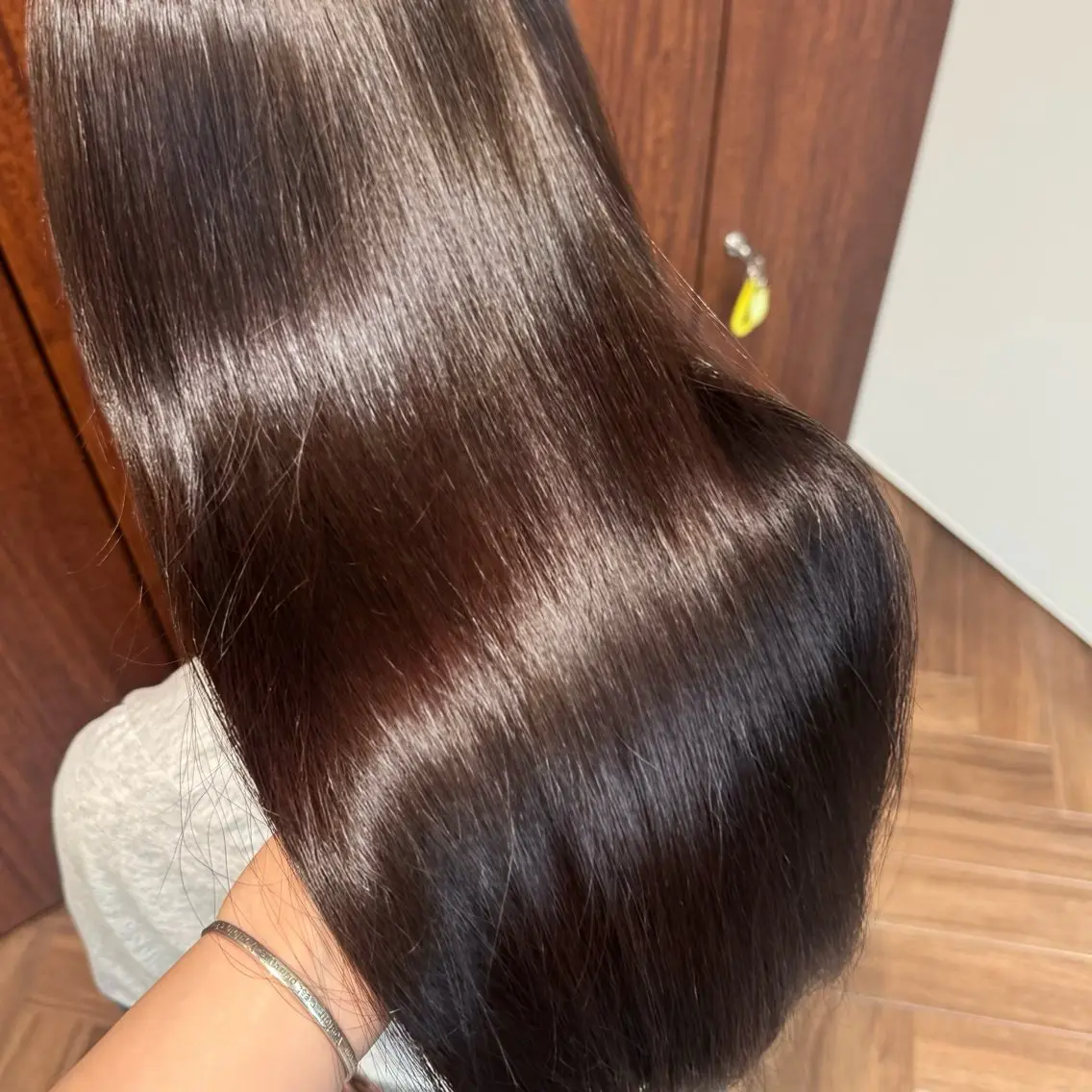 セミロング カラー ブラウンカラー チョコレートブラウン 透明感カラー ヘアカラー トリートメント みずき/銀座 レイヤーカットのヘアスタイル