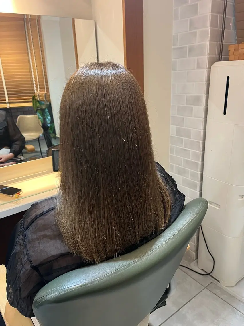 セミロング 石川 心渚のヘアスタイル