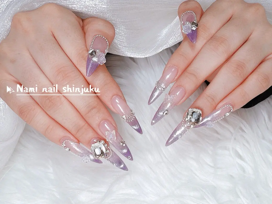 ネイル 長さ出し ガーリー 韓国ネイル ロングネイル 持ち込み ハンドネイル Nami nail salonのネイルデザイン