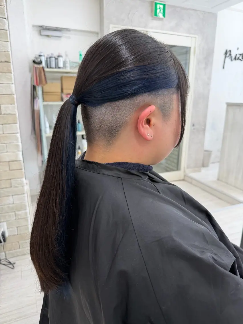 ロング カット ヘアカラー トリートメント 刈り上げ女子✂️ ショートkiyomiのヘアスタイル