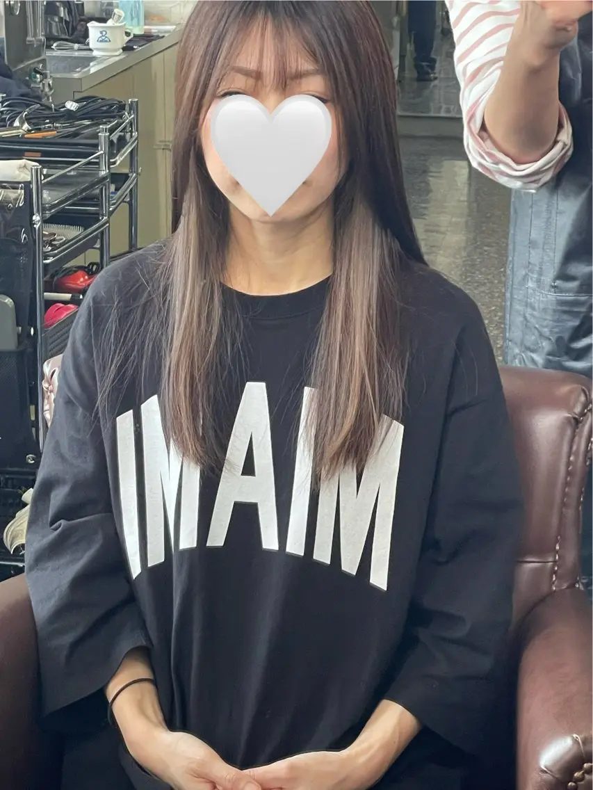 ロング カラー イヤリングカラー グレージュ ミルクティーグレージュ ヘアカラー トリートメント 沢田 瞳のヘアスタイル