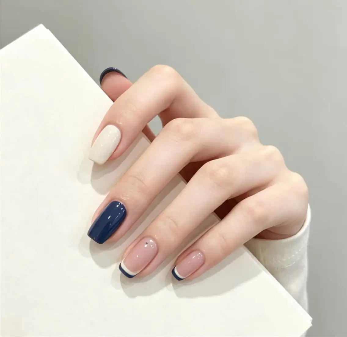 ネイル アートネイル ブラウン ショートネイル アオイnail モモのネイルデザイン