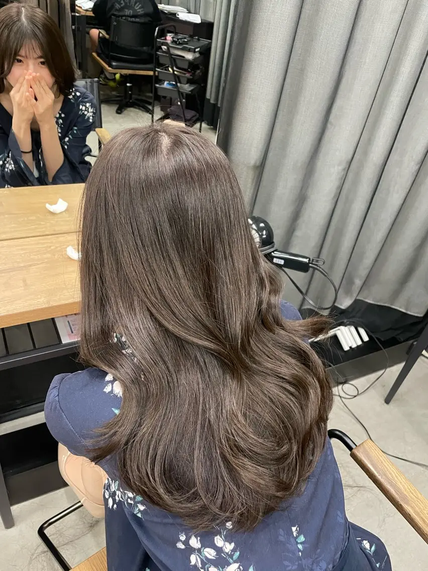 ロング 伊藤 莉奈　韓国ヘアのヘアスタイル