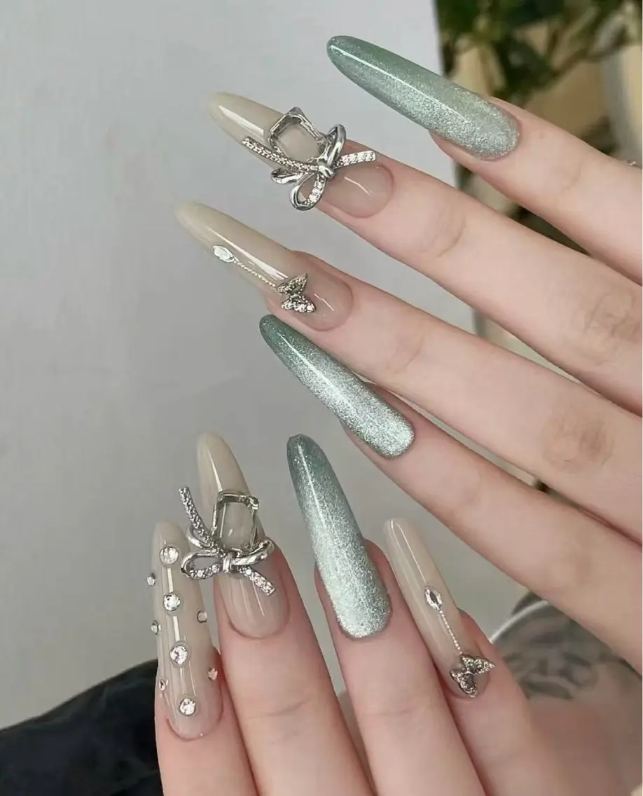 ネイル フラワーネイル フレンチネイル ジェルネイル ガラスフレンチ ハート ハンドネイル BabyYouMi nailのネイルデザイン