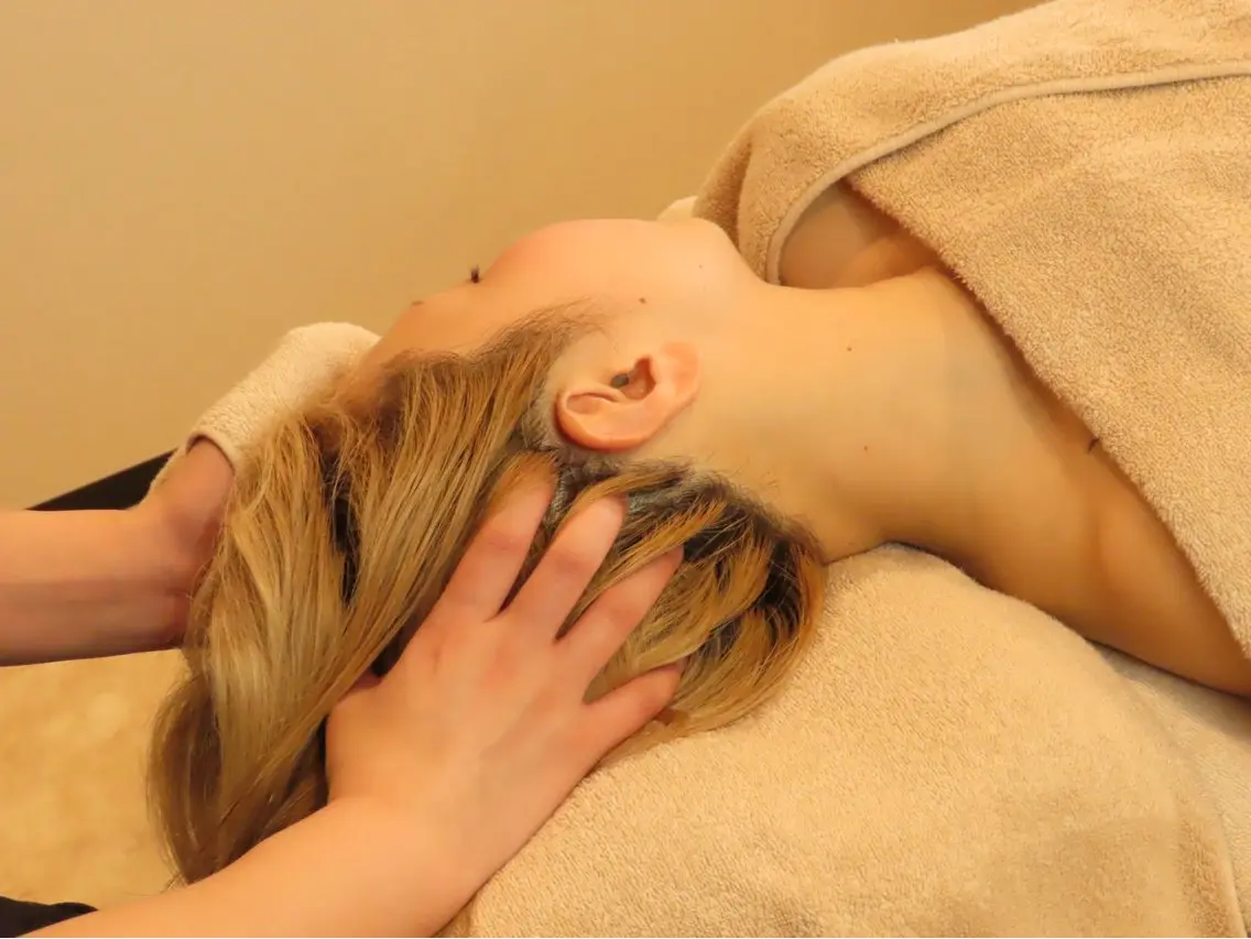 【ドライヘッドスパ(40分)】脳疲労&眼福疲労の回復💆♀️デコルテから頭の先までむくみ改善!リフトアップ効果も✨の写真