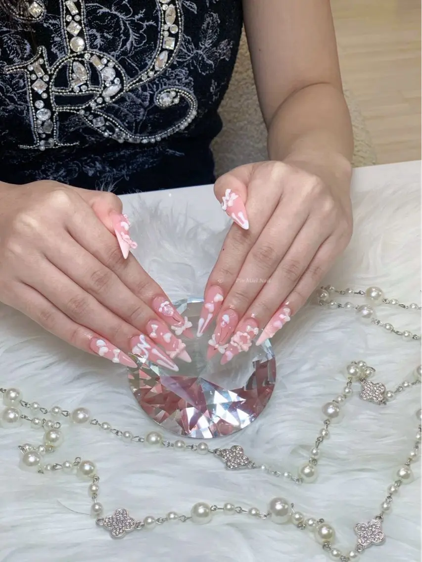 ネイル ハンドネイル HANA 長さだしのネイルデザイン
