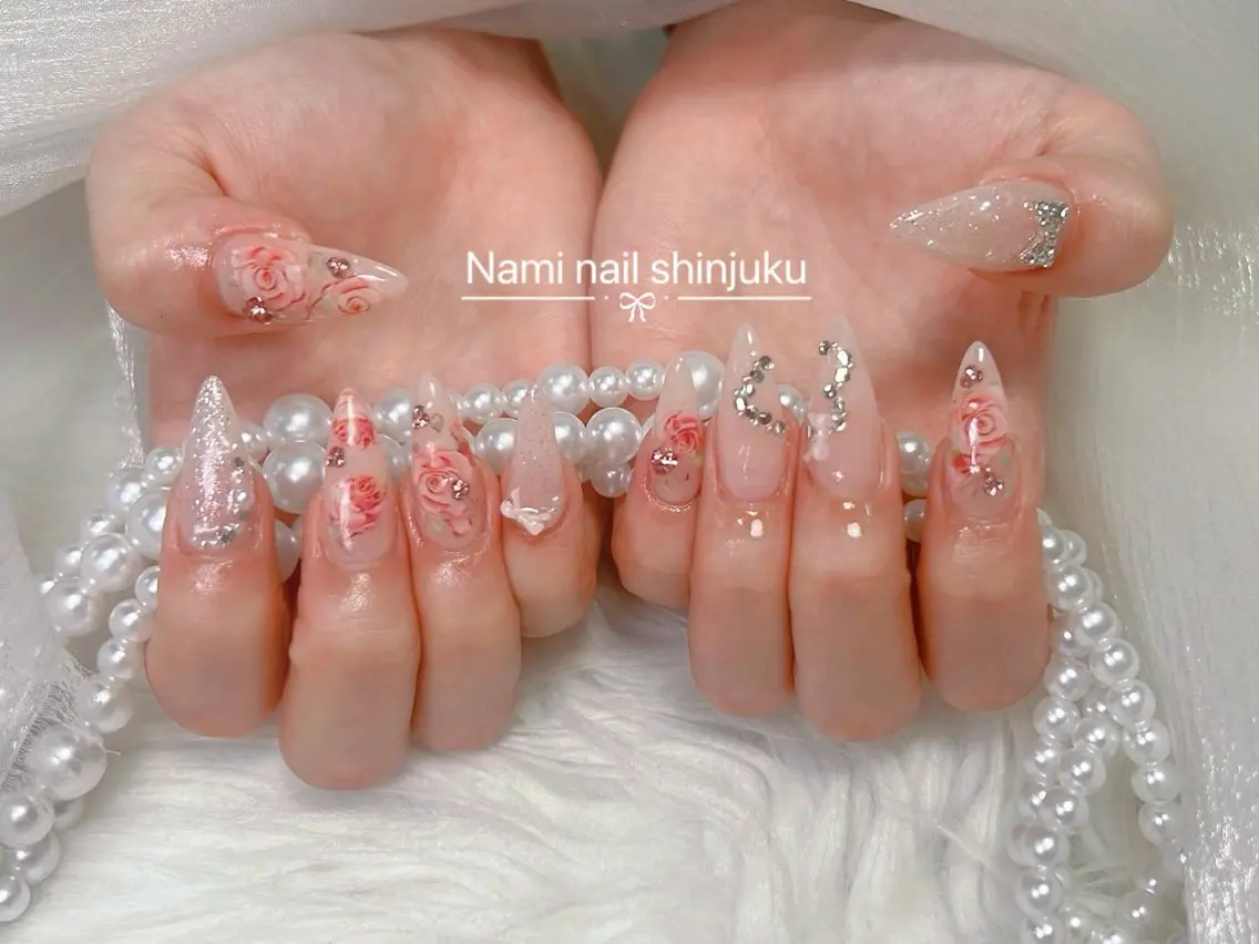 ネイル 長さ出し ガーリー 韓国ネイル ロングネイル 持ち込み ハンドネイル Nami nail salonのネイルデザイン