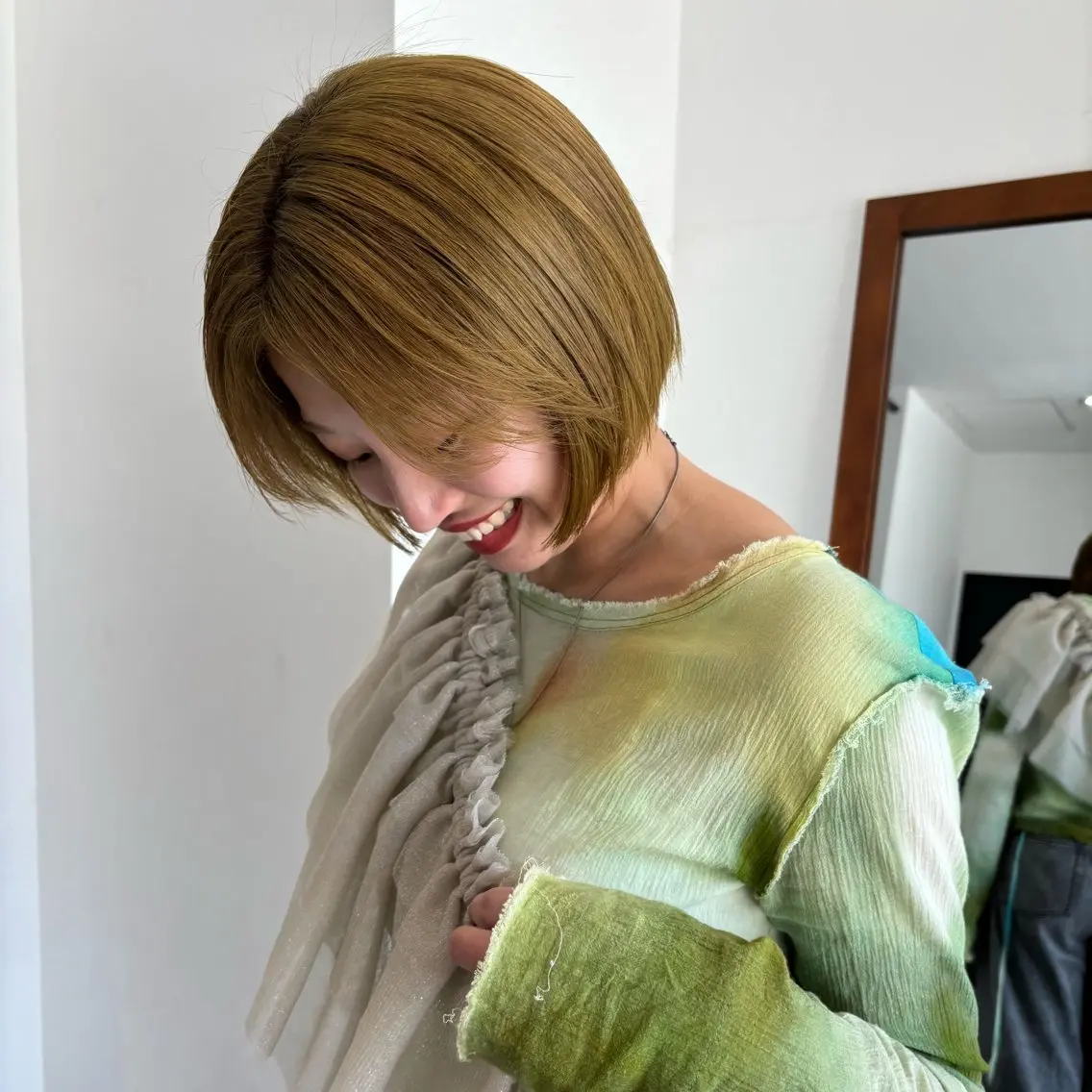 ショート カラー ヘアカラー トリートメント 的場 莉音のヘアスタイル